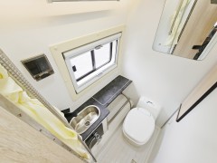 卫航房车 2021款V590 无中门