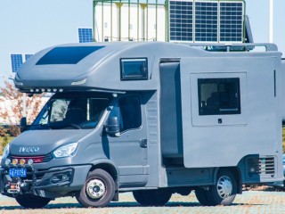 中意 三拓展房车