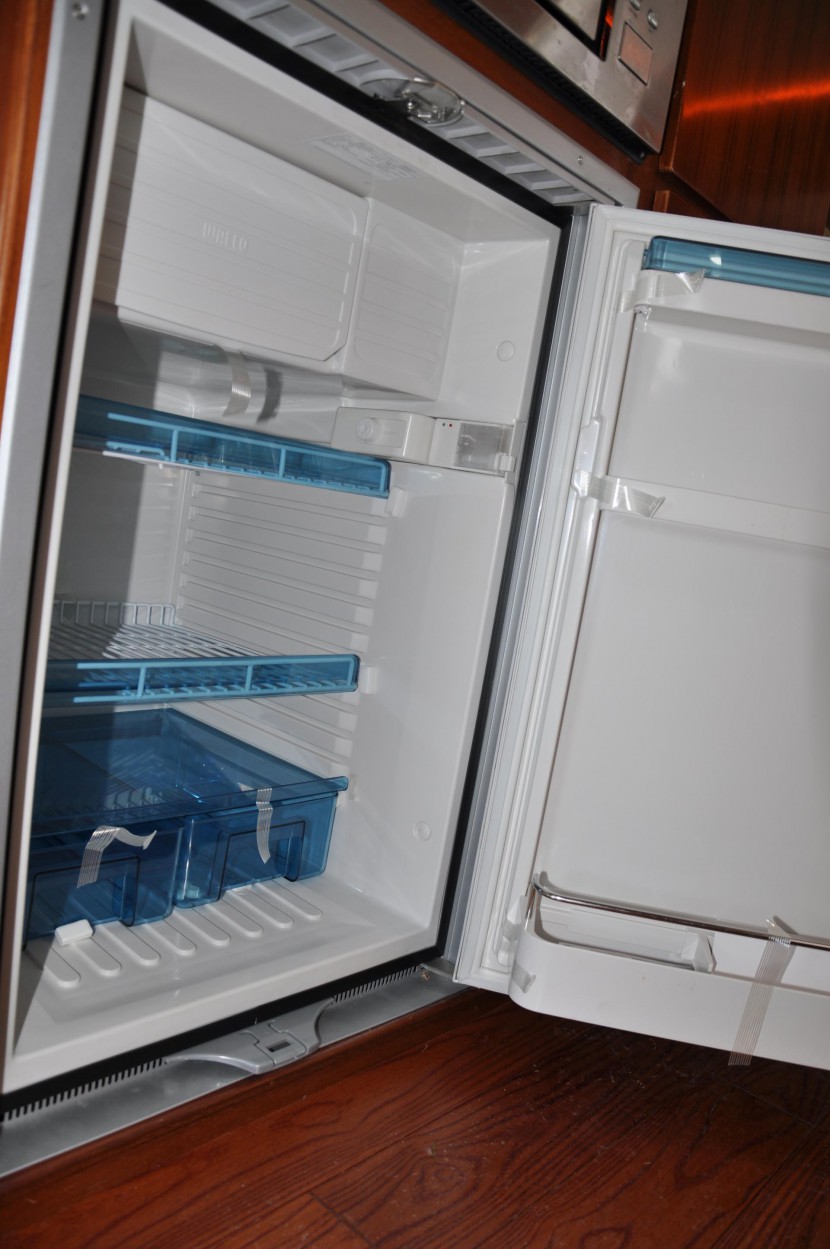 直降50万!独家团购108万即可抢购158万春田奔驰斯宾特524顶配房车 DSC_0288