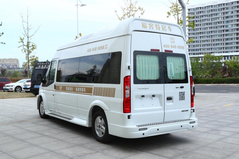 异形顶房车，庄重大气商务气息福客特家族独有尊崇格调 官方指导价56.6万元 05