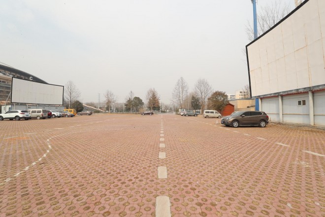 3.31郑州房车展场地河南省体育中心 WLH_2798