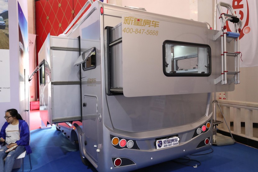 新星罗马假日C600K2双扩展房车 进口依维柯newdaily 6速手自一体房车 团购价71.8万 原价81.80万 WLH_4254