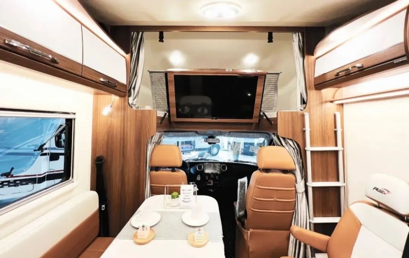 9月2日郑州房车展，瑞弗V800E丝绸之路版房车，望旭日东升，赏夕阳余晖！a6a7a6af6764bd136bcd6ce41c397f8a