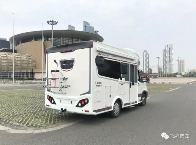 9.7郑州房车展：飞神房车凯恩斯，颜值爆表，精致内饰，舒享旅居94f70d7e5e67216a75103e3a9bc634a46710