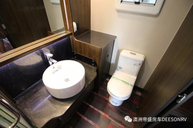 帝盛房车经典系列-10米KTV大床款营地房车66e967dfbaef4a0f83b960a1da7d59d3