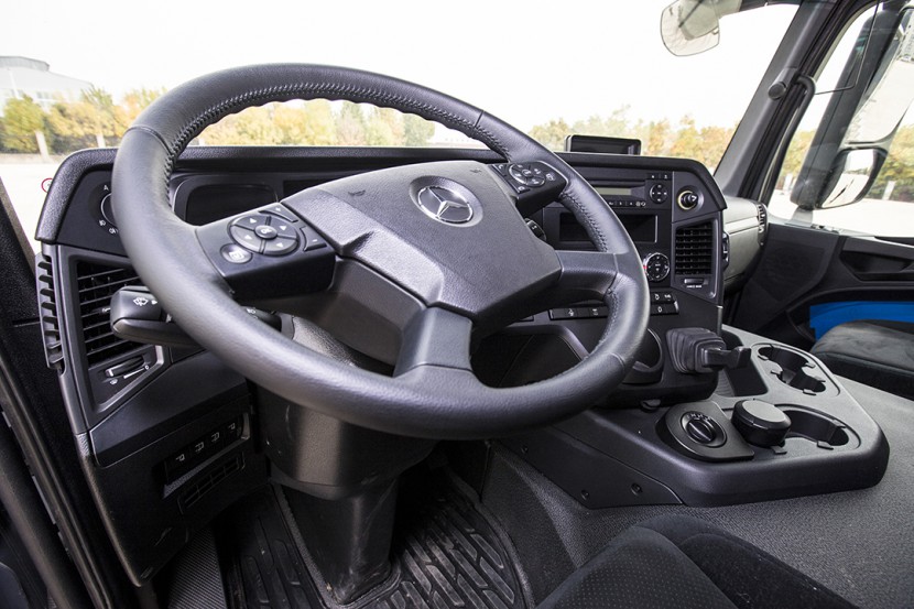 德野奔驰6X6越野房车征途者B诺马迪森房车戈壁荒漠无限征途这是描述信息