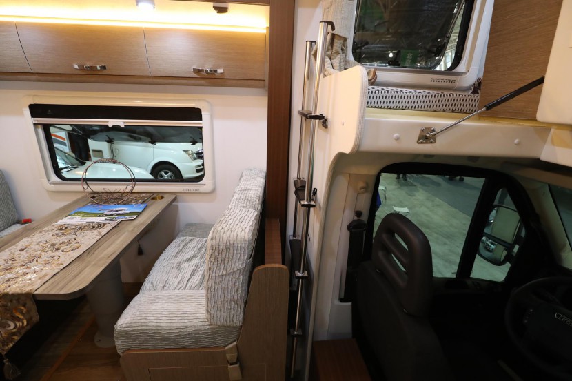 中道房车 进口依维柯中冀G8房车 92万元 WLH_6514