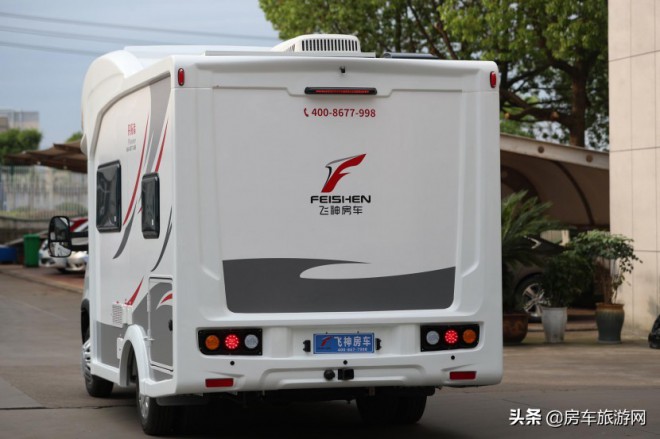12.12飞神钜惠大促，依维柯房车最低33万起售飞神房车携全新2020开拓者、蓝精灵、探索者神秘登场