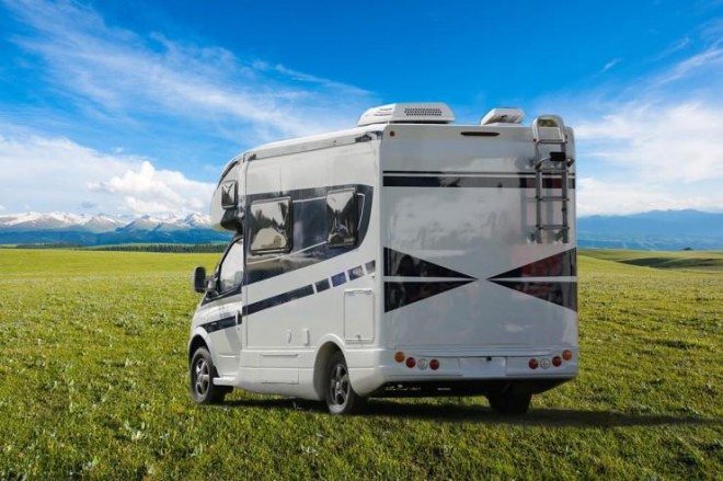 一口价29.8万就在爱旅途2019款大通C型房车5.26郑州大型团购会0X8Arm0DgKe