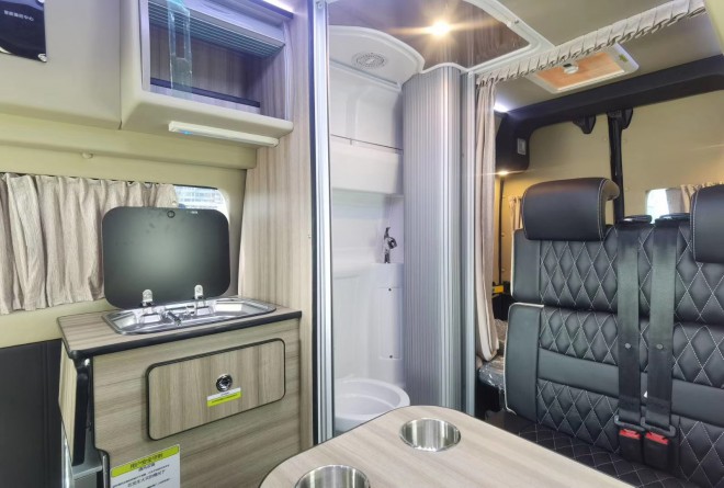 福客特房车2020款“黑骑士”商旅版36.15万cd5eb9e1df0945c5acfc2b96cfec84ec