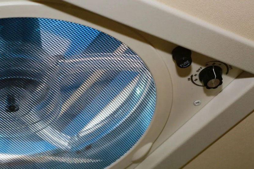 宇通依维柯欧胜C530舒适版房车