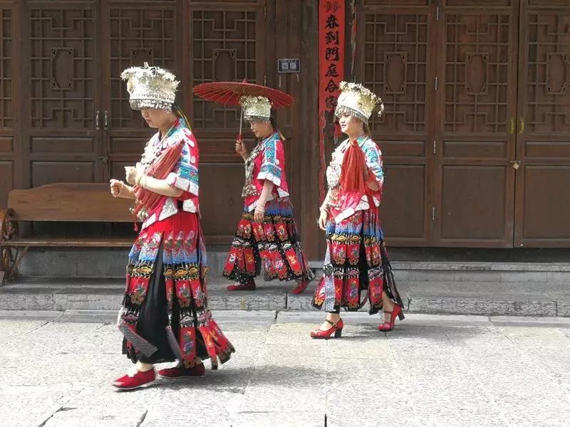 探秘苗族部落，感受苗族风情，宇通房车探索之旅！97357cff89a7407fb6a45102bb68aa77
