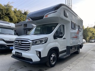 2024款歌睿途大通V90 C型 小型旅居车