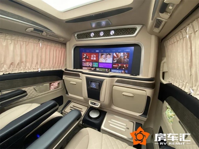 奔驰V-class全隔断MPV商务车，为什么备受老板明星们的喜欢？11.jpg