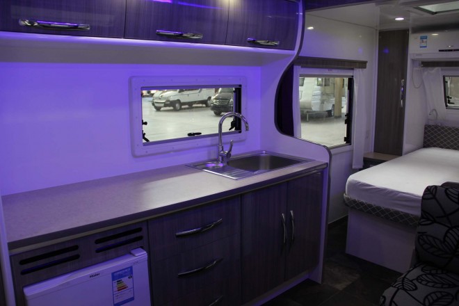 戴德隆翠R19B国内营地版拖挂房车 15.5万元 IMG_9269