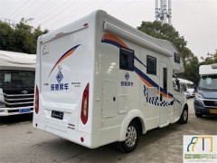上汽大通 18款RV80 C型房车