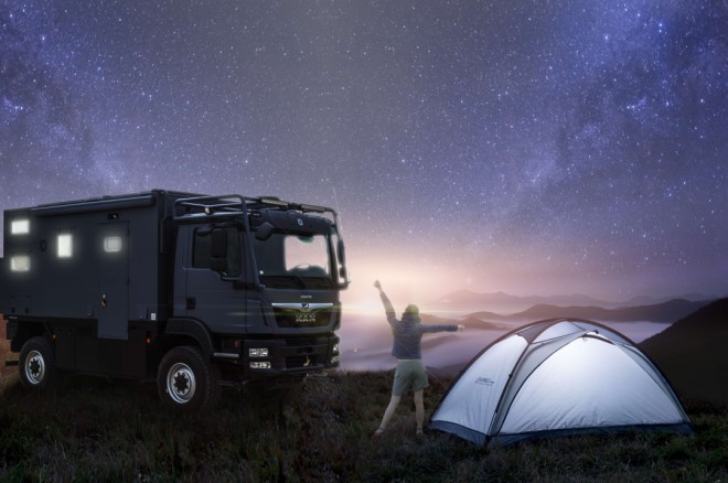 德野诺玛迪森“穿越者M”越野房车：C本蓝牌，颜值、实力并存的越野房车