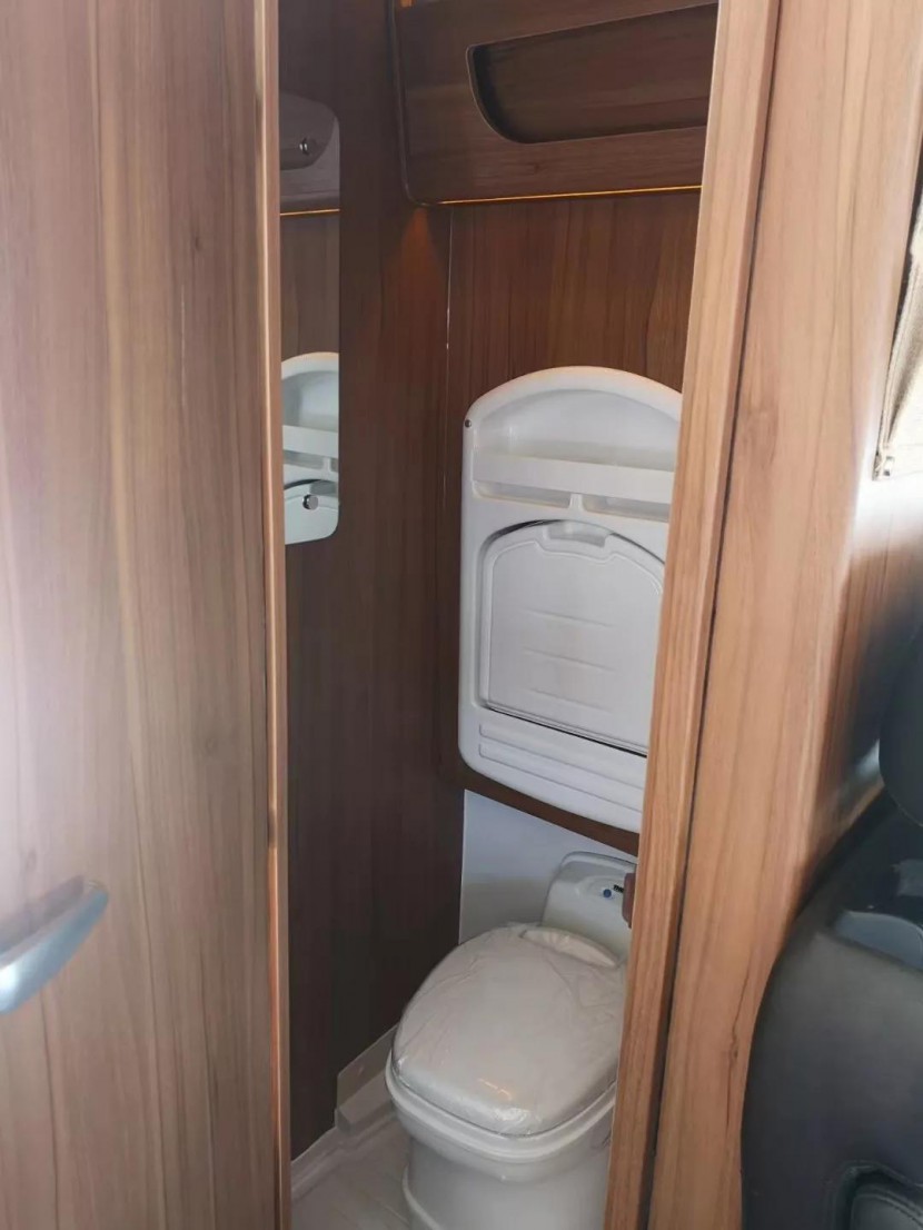 11.23杭州房车展推荐车型卫航大通V90（长轴、短轴）最新下线1918c9d1366c4c0288b6adc7ee290df1