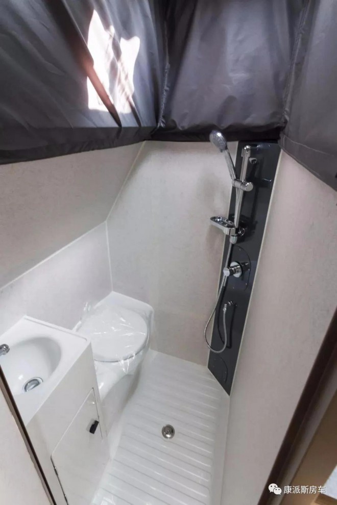 6.5洛阳房车展康派斯房车携高性能越野拖挂CS26、CS05房车亮相9060fa0daa884477b7dae6e480c0b7e8