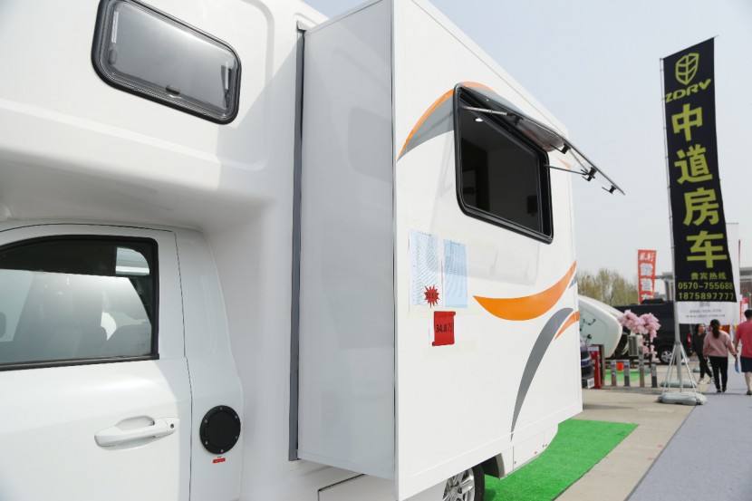 中道房车 大通T60 峻道 房车 （白色）34.8万元 图片5