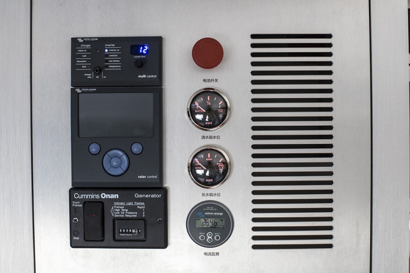 德野奔驰6X6越野房车征途者B诺马迪森房车戈壁荒漠无限征途这是描述信息