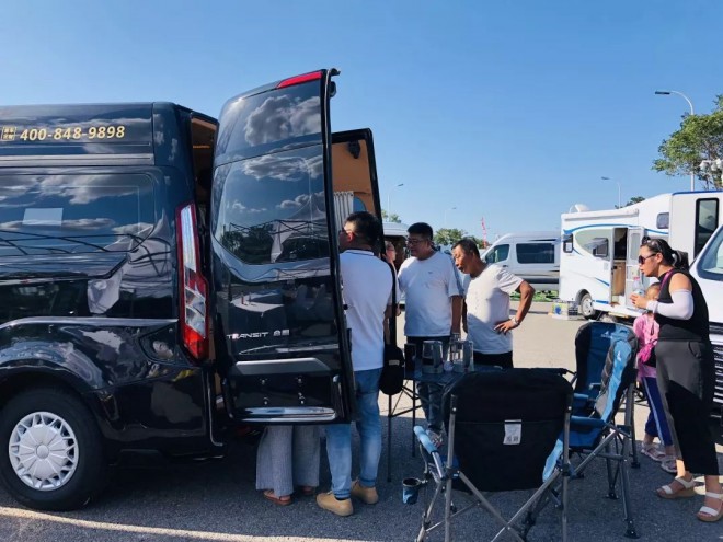 300辆房车亮相第六届中国汽车（房车）露营大会露营装备及房车展览会