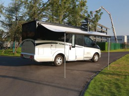 985A4930