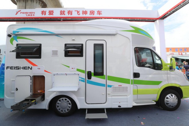 真正从实际意义上解决房车痛点，飞神新款爆品精灵款希尔福小额头C型房车