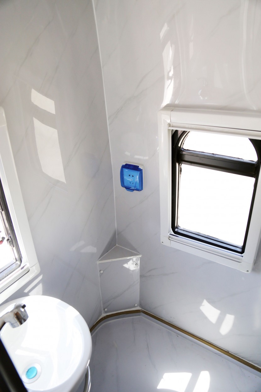 新飞房车新伽途旅居版 13.98万元 IMG_9558