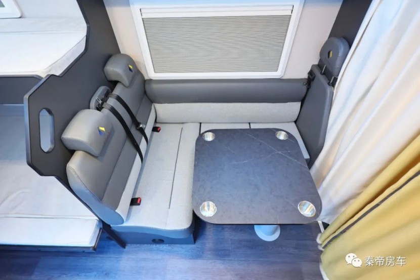 秦帝蹑景子母床依维柯C型房车——贵族风范，恣意山河！8fbfd7bf151e370d0447e90859078bdc