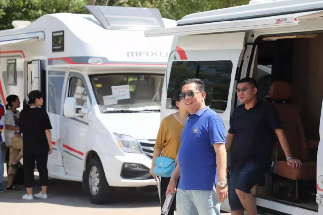 300辆房车亮相第六届中国汽车（房车）露营大会露营装备及房车展览会