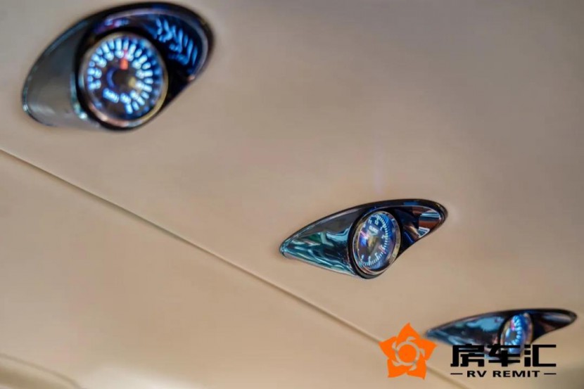 2021限量发售，迈巴赫级享受！全新奔驰七座多功能MPV，52.8万包牌价！19.jpg