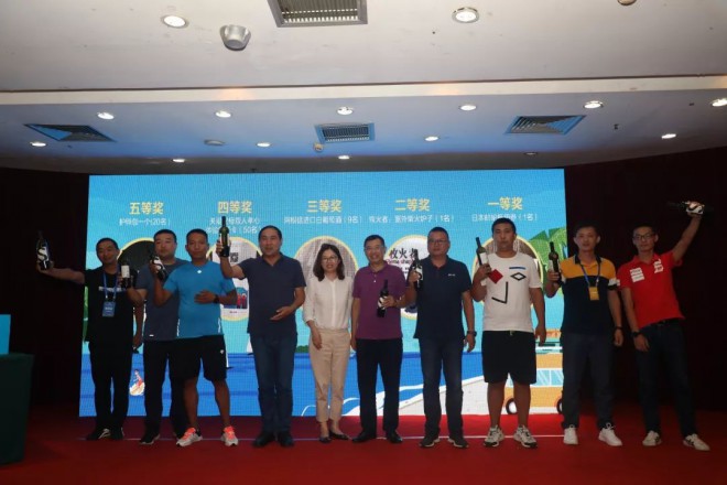 300辆房车亮相第六届中国汽车（房车）露营大会露营装备及房车展览会