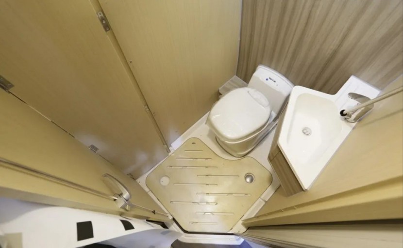 9月2日郑州房车展——嵘野景诗长轴款B型房车，纵意旅行，千千万万遍！72200a4b566fdd969ae23ddab8deedef