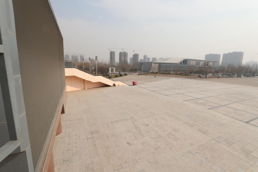 3.31郑州房车展场地河南省体育中心 WLH_3045