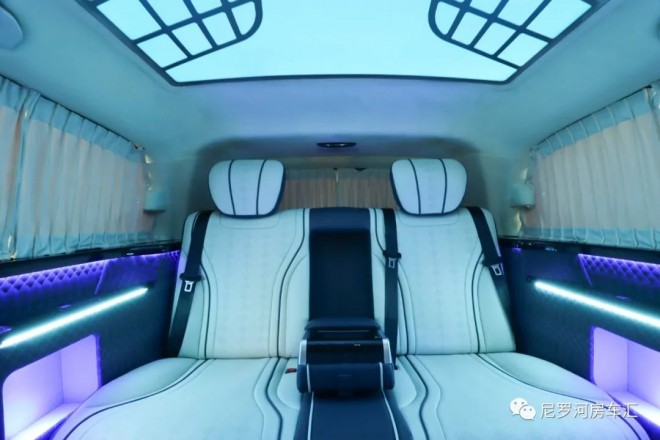 【新车到店】新款奔驰平顶威霆——私人订制版图片