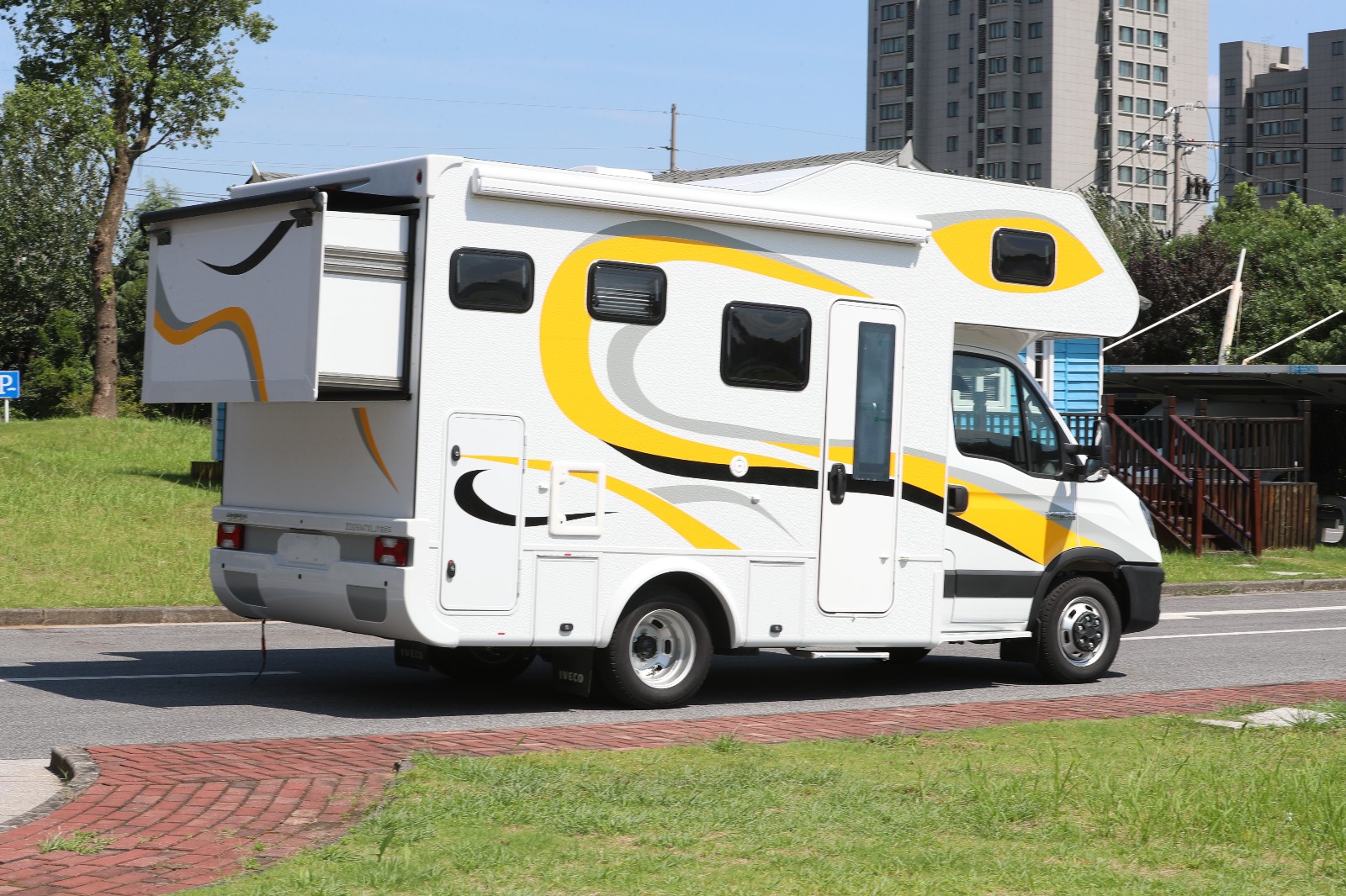 【原始大图】戴德 新daily(欧胜) 隆翠 双拓展白色图片欣赏-房车旅游