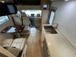 2018款上汽大通RV80 2.5T自动挡 C 型房车  上汽大通