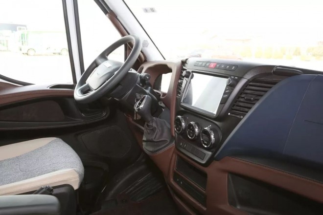 新车来了|宇通进口依维柯智能房车