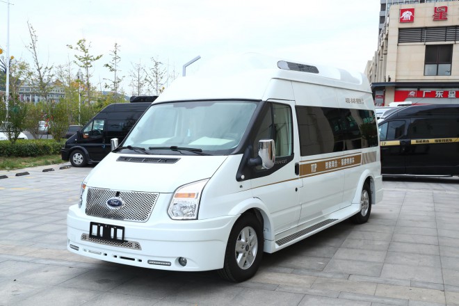 福客特房车2020款逸途异型顶商务房车59.6万元da7a2874e6bb4a92a3dc132a38ad1568