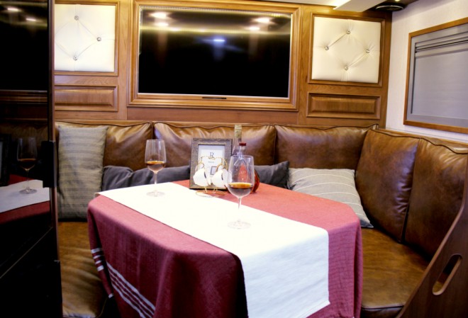 巨威曼卡壹号·耀·升降床版越野房车邀您参加9月2日郑州房车展，破势而出，硬核巨献！9e9fd096160aae3a4ac1288ee15d7693_1654141954.3781_608