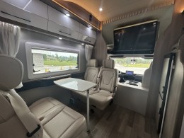 侣友房车 跃进H500