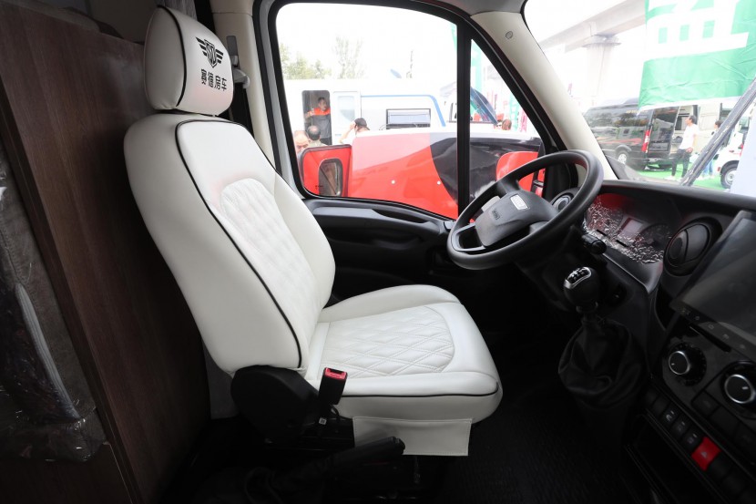 赛德房车国产依维柯C型房车 50.8万 WLH_1875