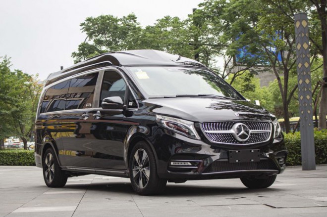 AM晓奥芭塞萝娜版V—Class奔驰商务车   118.80万