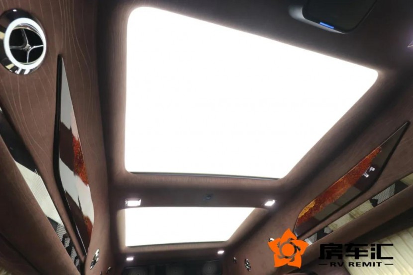 全新奔驰七座九速商务车，高顶全隔，标配空气悬挂！13.jpg