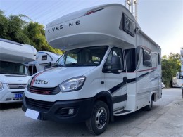 依维柯 20款依维柯C型双拓展房车