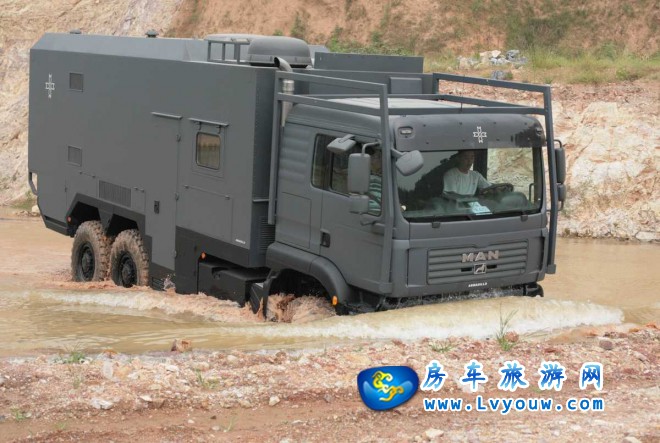 阿莫迪罗·远征者V1ATV型越野房车（曼TGA6X6）MAN底盘系列