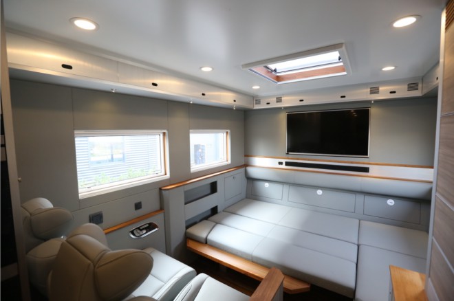 德野诺玛迪森“领航者M”：驭山逐海，擎天撼地