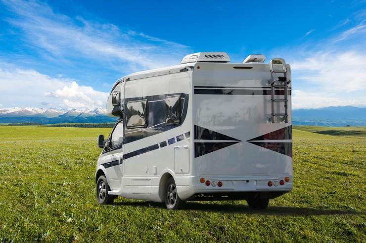 一口价29.8万就在爱旅途2019款大通C型房车5.26郑州大型团购会0X8Arm0DgKe
