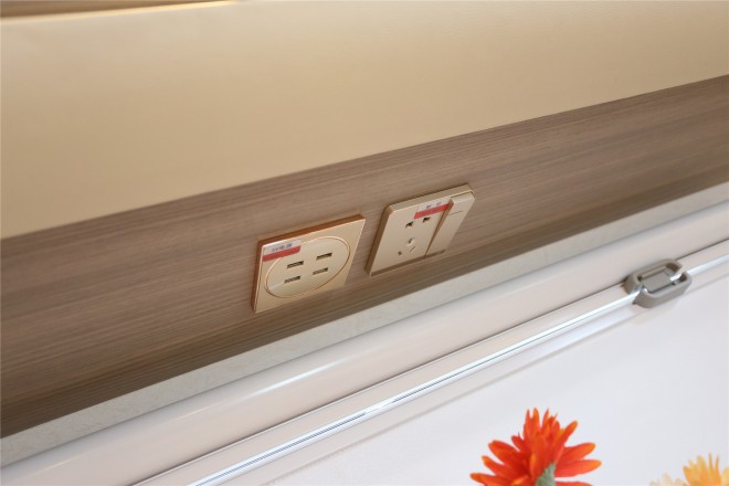 拓锐斯特依维柯C型欧尚版TIC-610A 53.8万起 2E1A3221